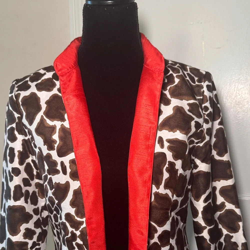 Chico's Cow Print Blazer with Red Trim Size 0 (Small) - Picture 2 of 12